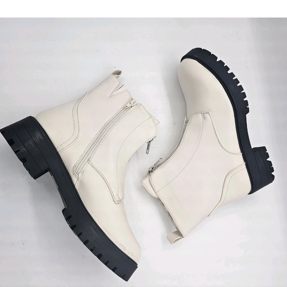 New York And Company Allie White Block Heel Lug Sole Ankle Boots Size 10 - Picture 9 of 13